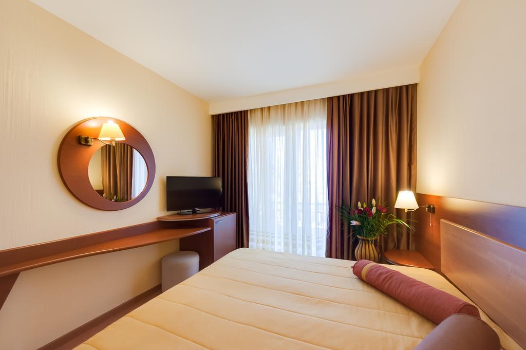 Hotel Palas Mamaia Oda fotoğraf