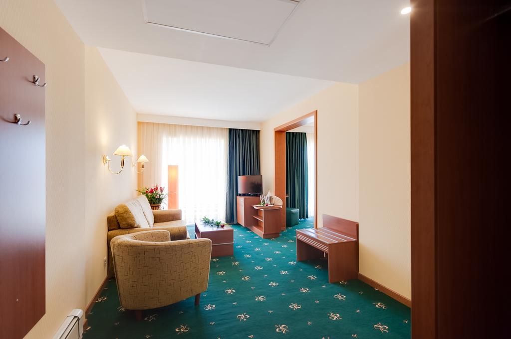 Hotel Palas Mamaia Oda fotoğraf